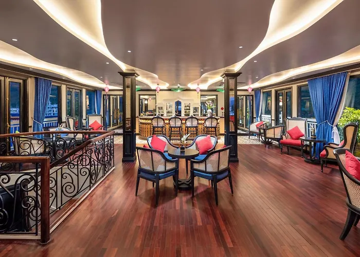 Botel Aurora Cruise 5*
