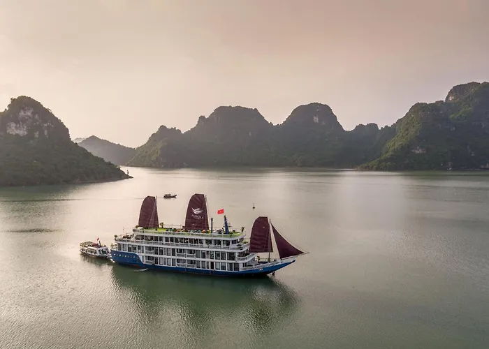 Aurora Cruise 5* Ha Long