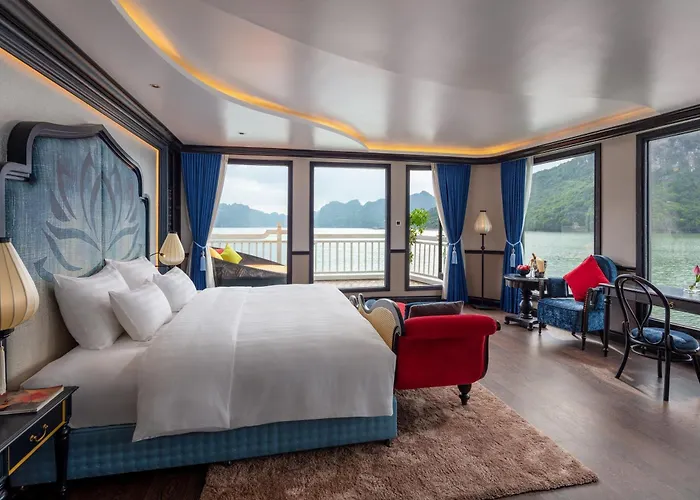 Aurora Cruise 5*