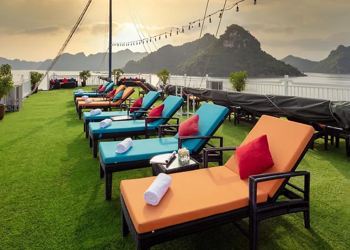 Aurora Cruise Botel 5*