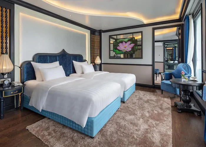 Aurora Cruise Botel Ha Long