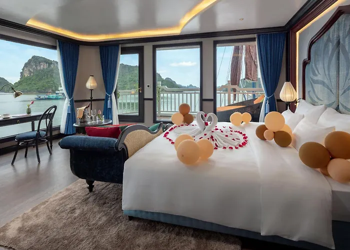 Aurora Cruise Ha Long
