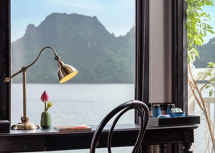 Aurora Cruise Botel Ha Long